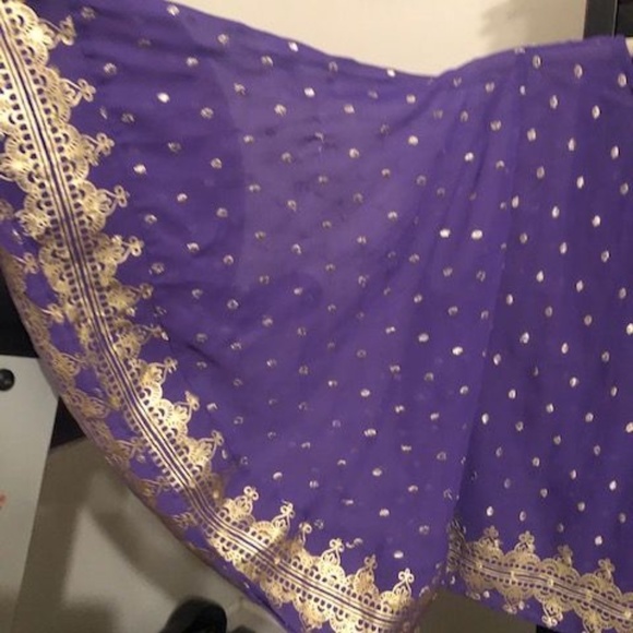 Blouse w/Wide Sleeves & Open Back - Picture 8 of 10